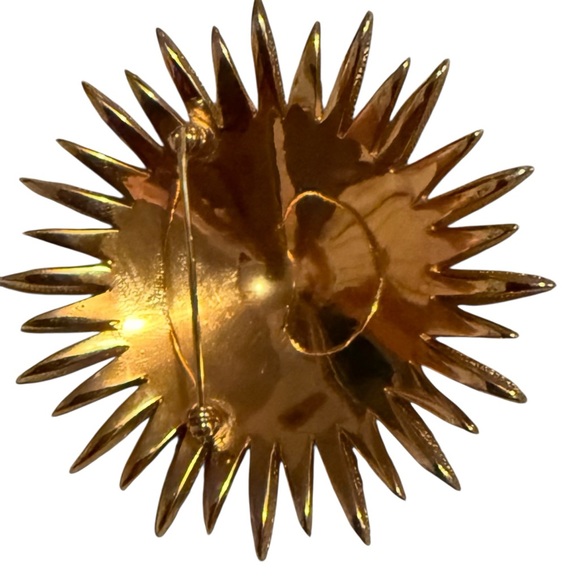 Crown Trifari Gold Trifanium Sunflower Brooch - Picture 16 of 16